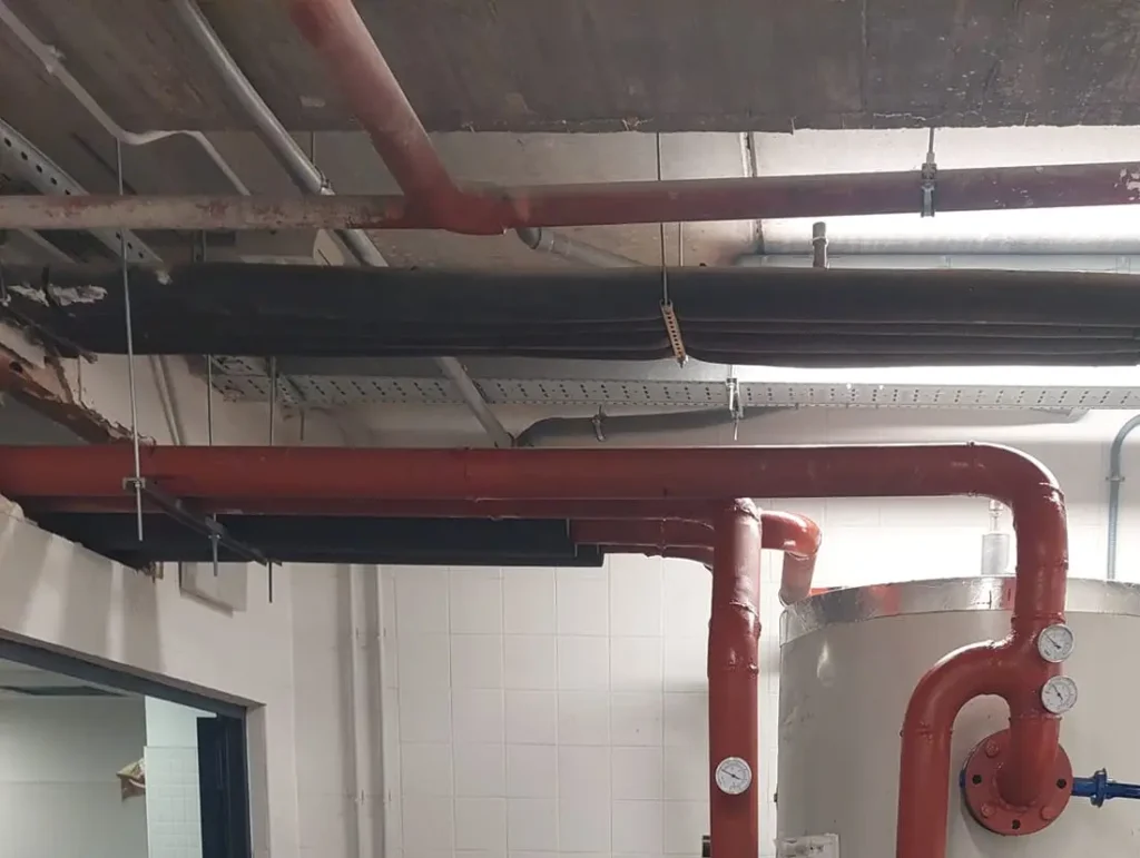 Instalación de depósito de inercia en centro de salud